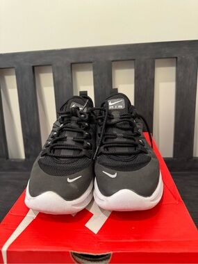 Nike Black and White Air Max Axis Prem